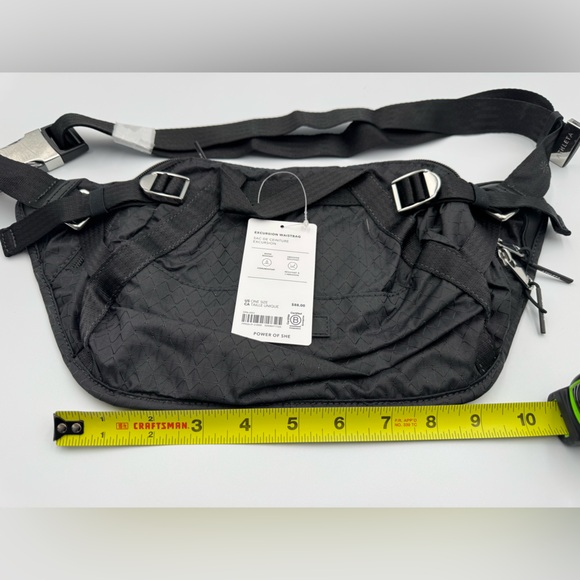 🆕 Athleta Black Excursion Waistbag - Picture 6 of 13